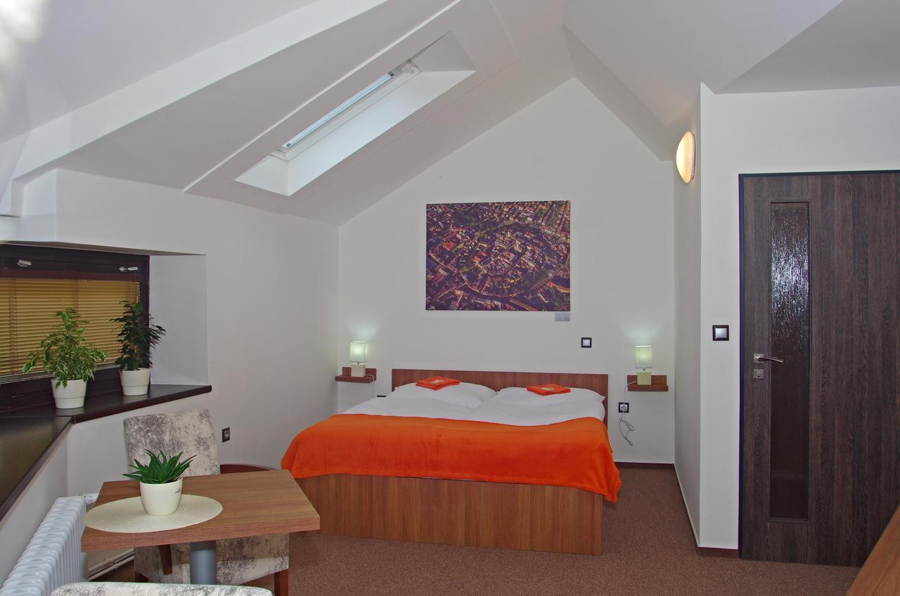 Hotel Pod Radnici Sumperk Ngoại thất bức ảnh