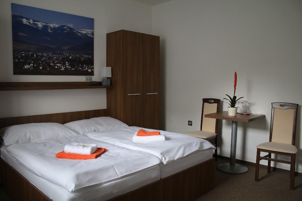 Hotel Pod Radnici Sumperk Ngoại thất bức ảnh